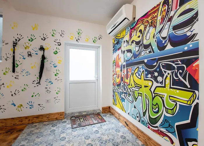 Sea Peace With Free Parking Warna